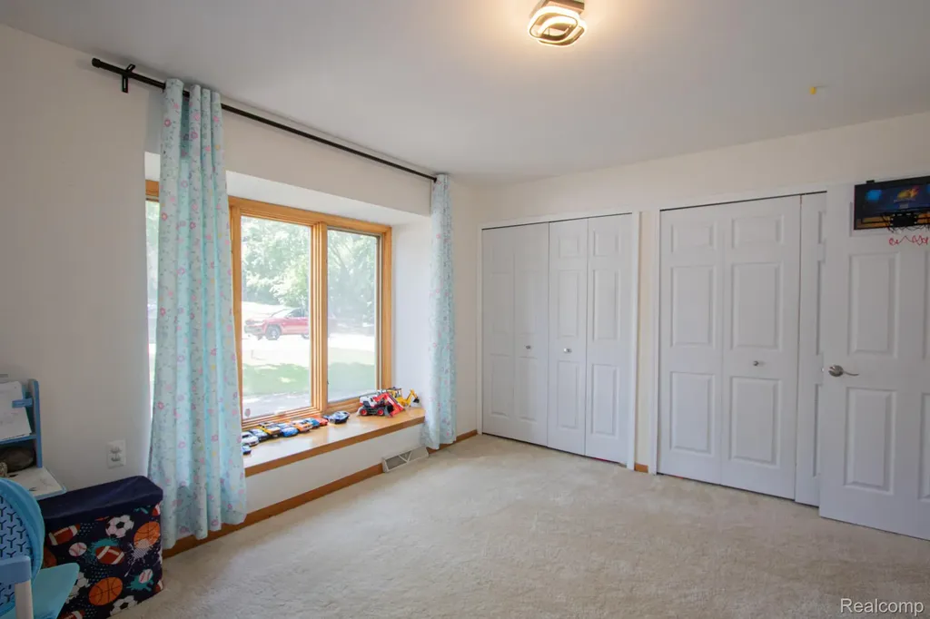 2110 Langham Drive West Bloomfield Charter Township MI 48323