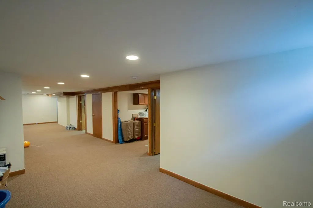2110 Langham Drive West Bloomfield Charter Township MI 48323