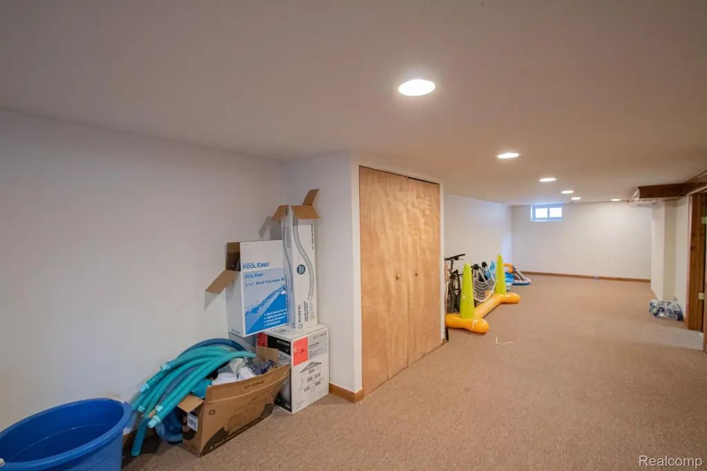 2110 Langham Drive West Bloomfield Charter Township MI 48323