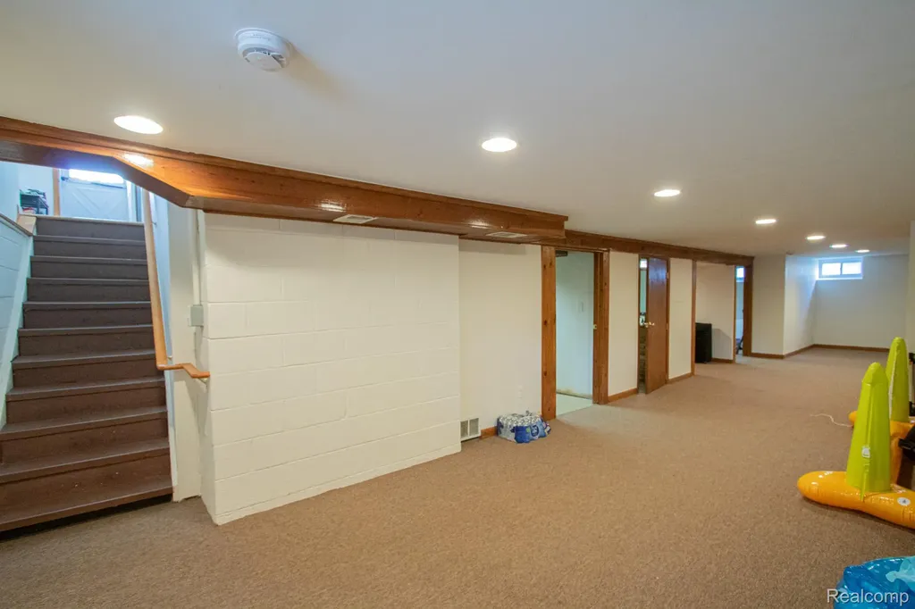 2110 Langham Drive West Bloomfield Charter Township MI 48323