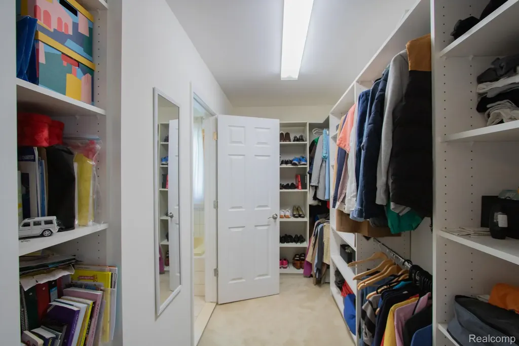 2110 Langham Drive West Bloomfield Charter Township MI 48323