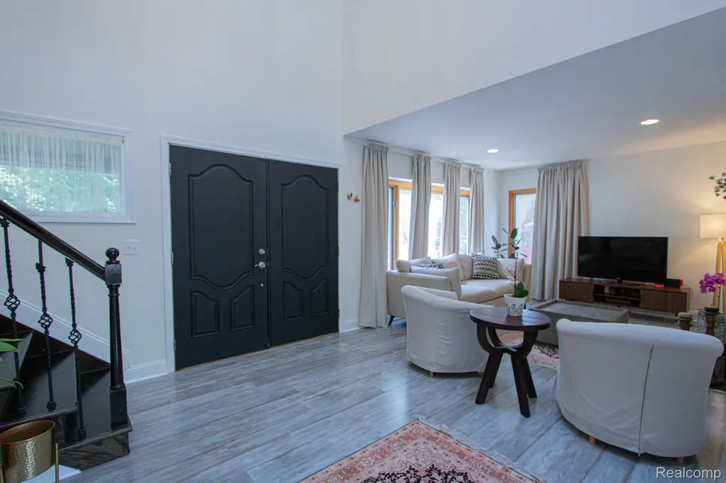 2110 Langham Drive West Bloomfield Charter Township MI 48323