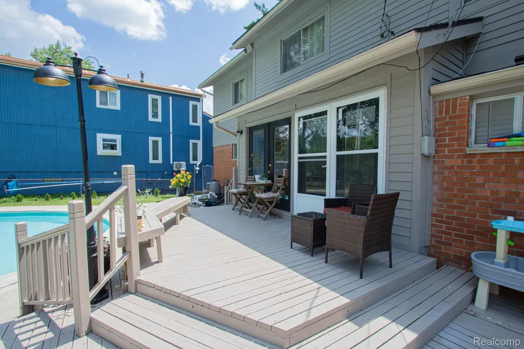 2110 Langham Drive West Bloomfield Charter Township MI 48323