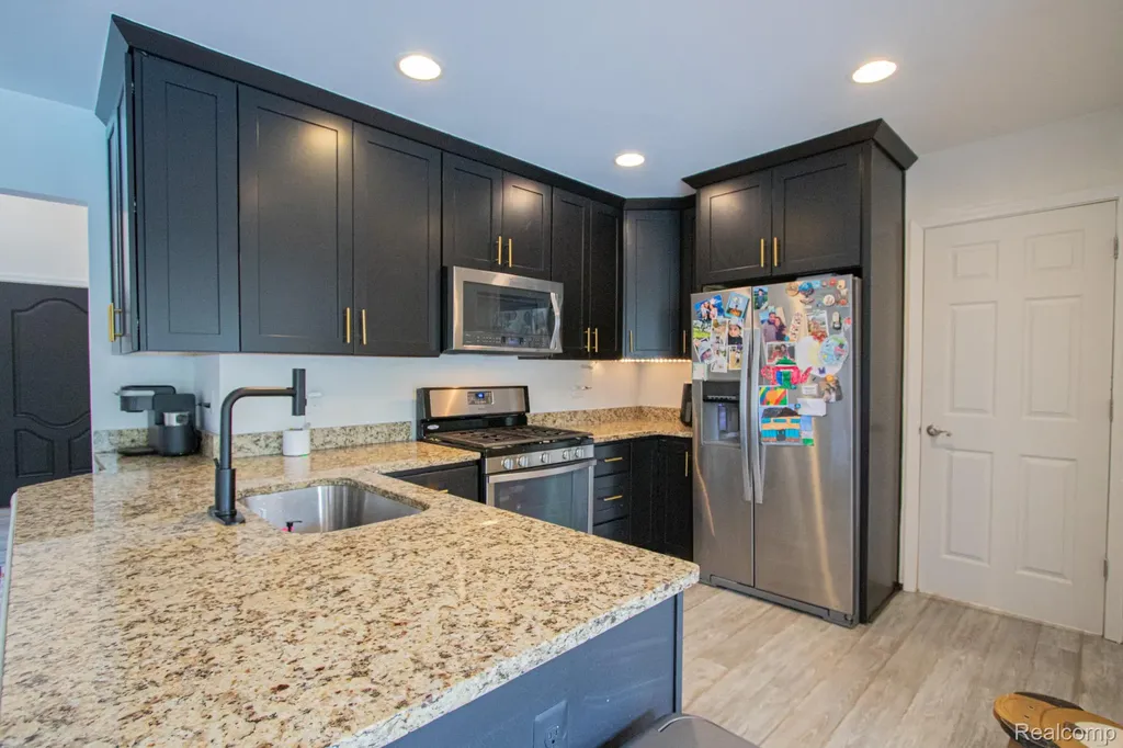 2110 Langham Drive West Bloomfield Charter Township MI 48323