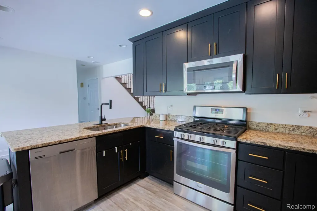 2110 Langham Drive West Bloomfield Charter Township MI 48323