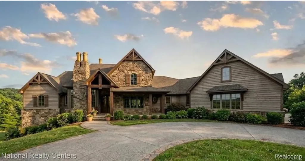 3641 Northwood Drive West Bloomfield Charter Township MI 48324