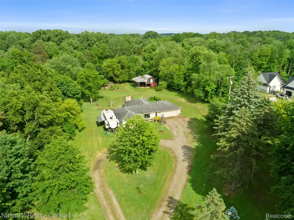 3641 Northwood Drive West Bloomfield Charter Township MI 48324