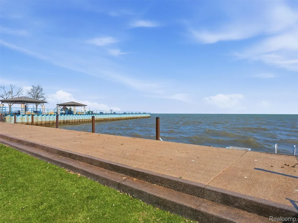 102 Lac Sainte Claire Drive St. Clair Shores City MI 48082