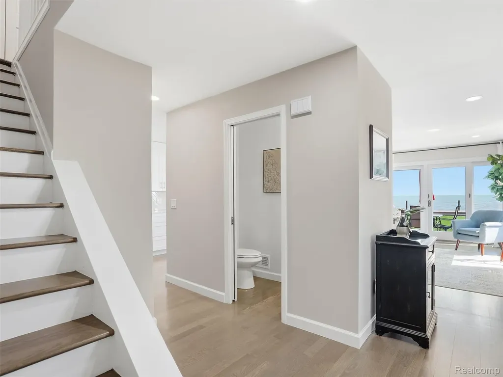 102 Lac Sainte Claire Drive St. Clair Shores City MI 48082