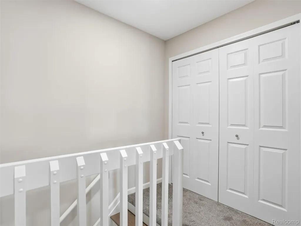 102 Lac Sainte Claire Drive St. Clair Shores City MI 48082