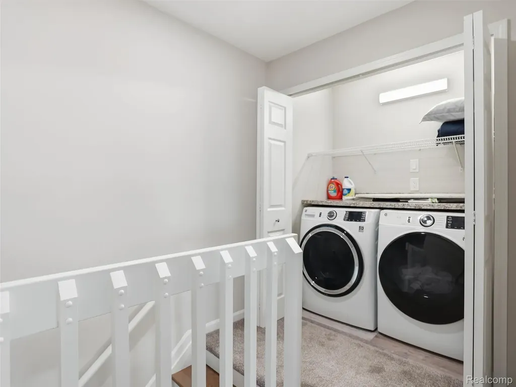 102 Lac Sainte Claire Drive St. Clair Shores City MI 48082