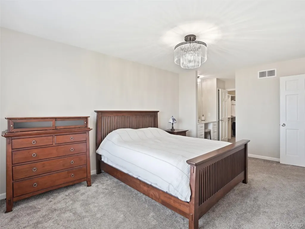 102 Lac Sainte Claire Drive St. Clair Shores City MI 48082