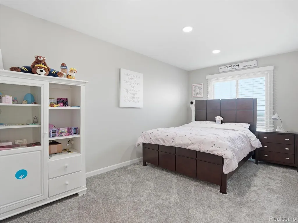 102 Lac Sainte Claire Drive St. Clair Shores City MI 48082
