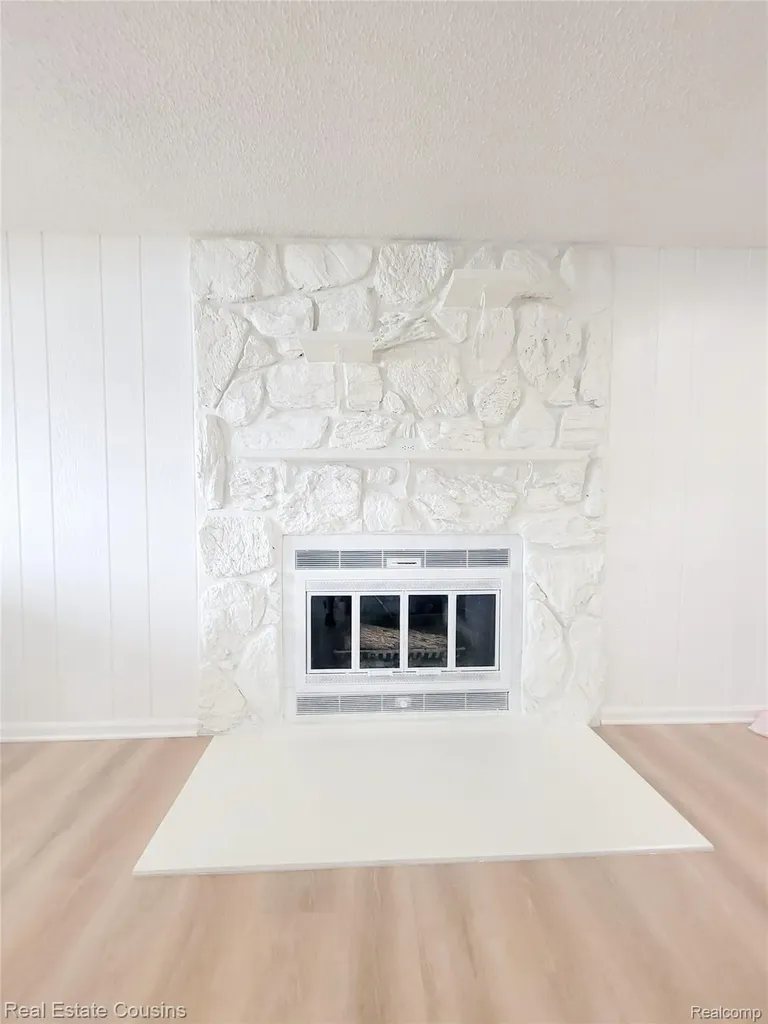 13020 Fenton Street Fenton Charter Township MI 48430