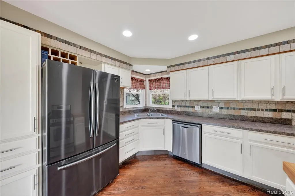 15151 Merriman Road Livonia City MI 48154