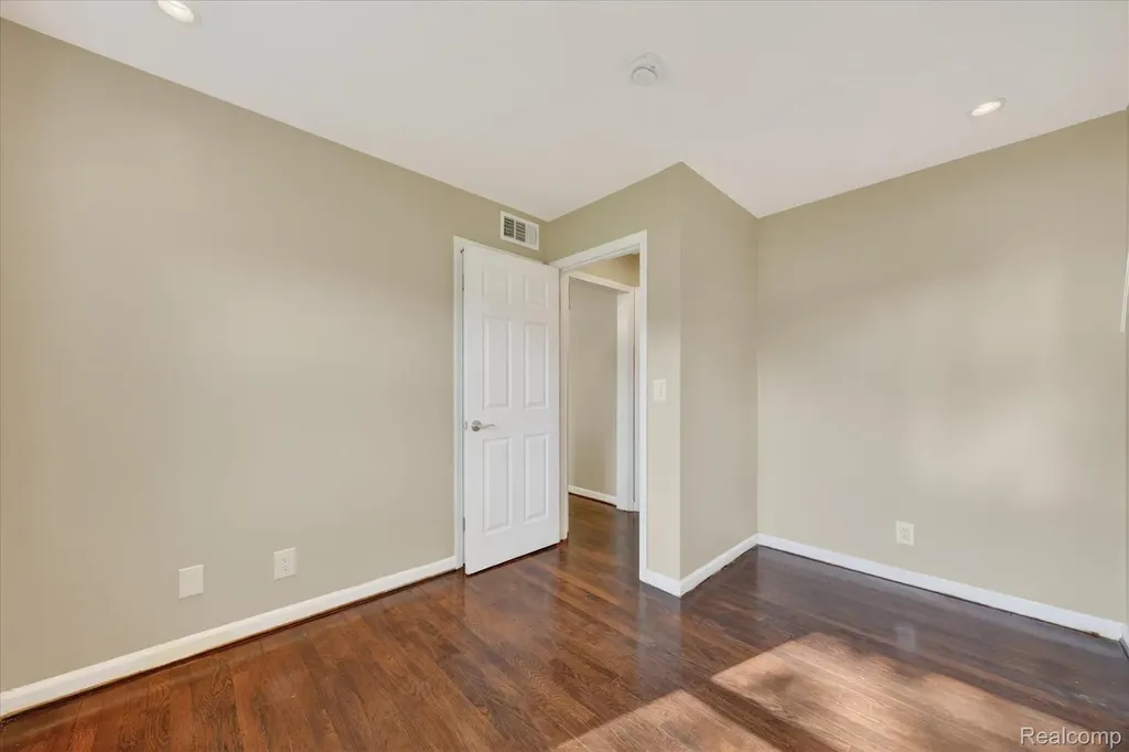 15151 Merriman Road Livonia City MI 48154