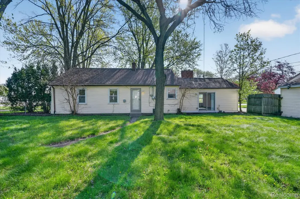 15151 Merriman Road Livonia City MI 48154