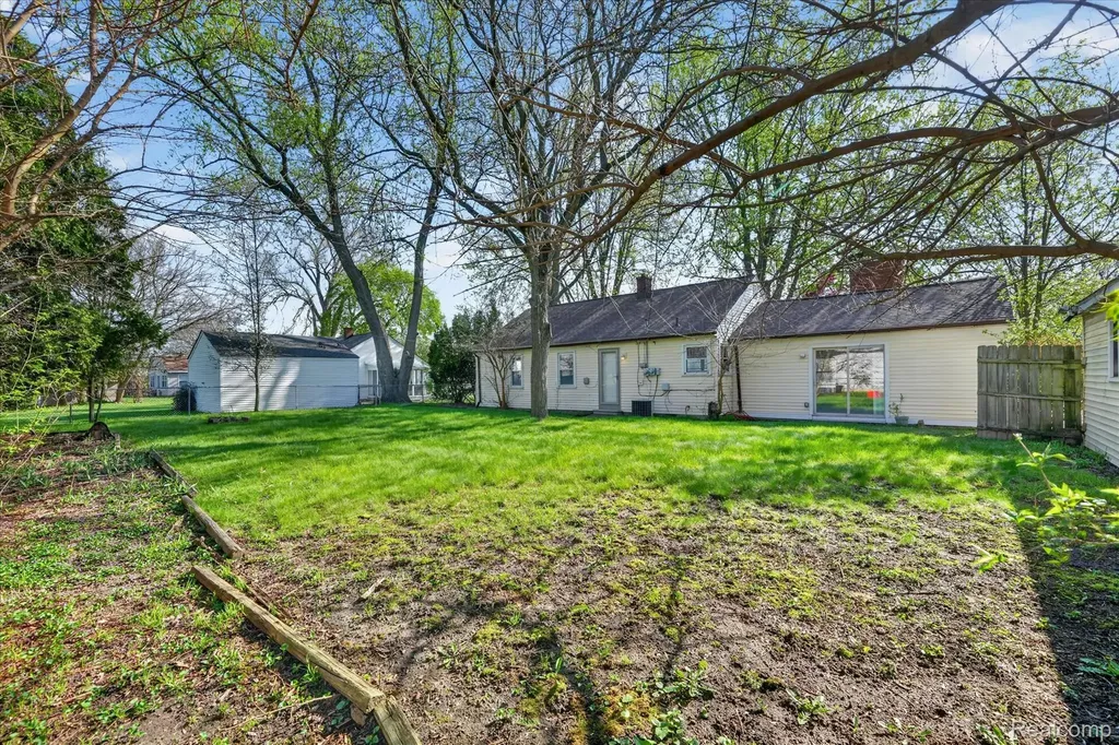 15151 Merriman Road Livonia City MI 48154