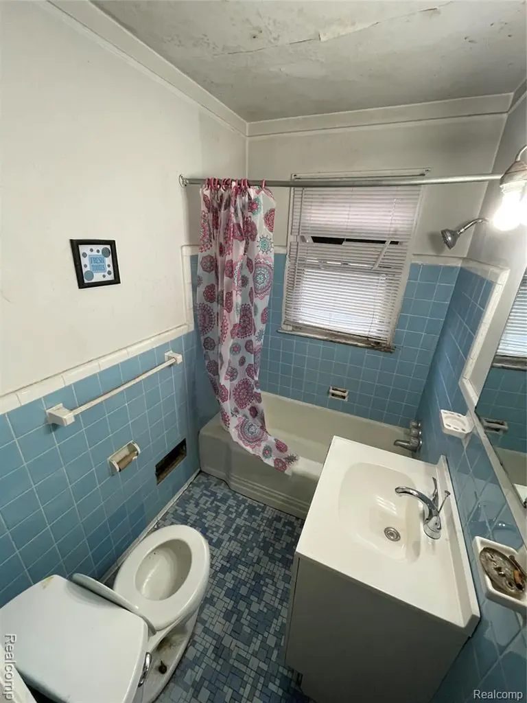 19408 Goulburn Street Detroit City MI 48205