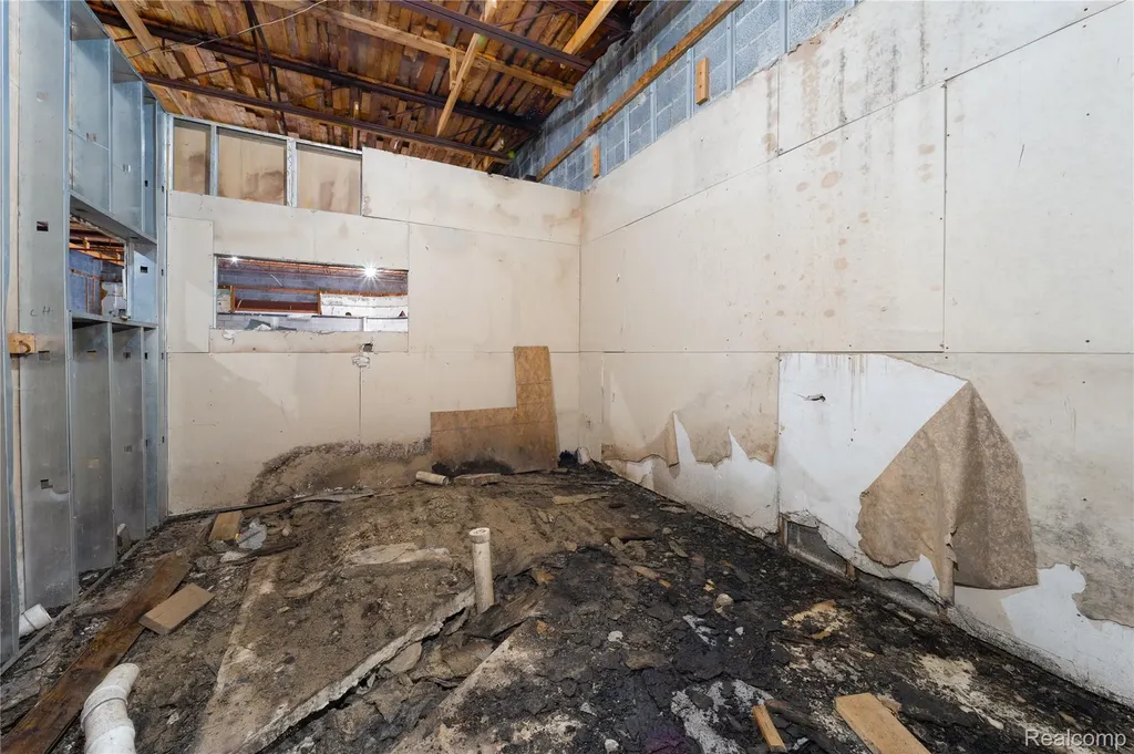 15031 Wyoming Avenue Detroit City MI 48238