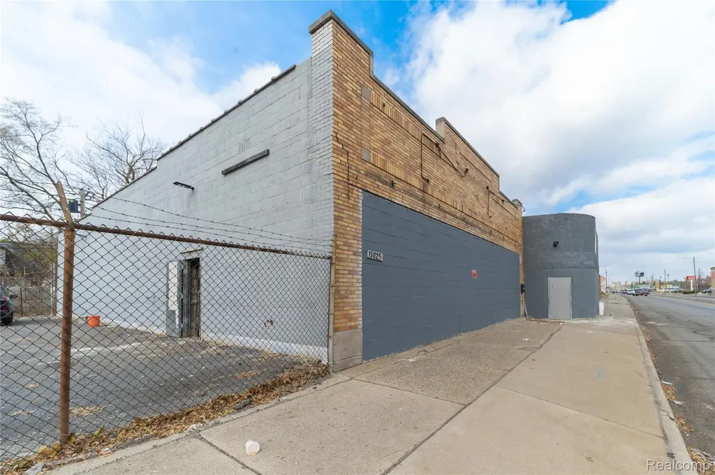 15031 Wyoming Avenue Detroit City MI 48238