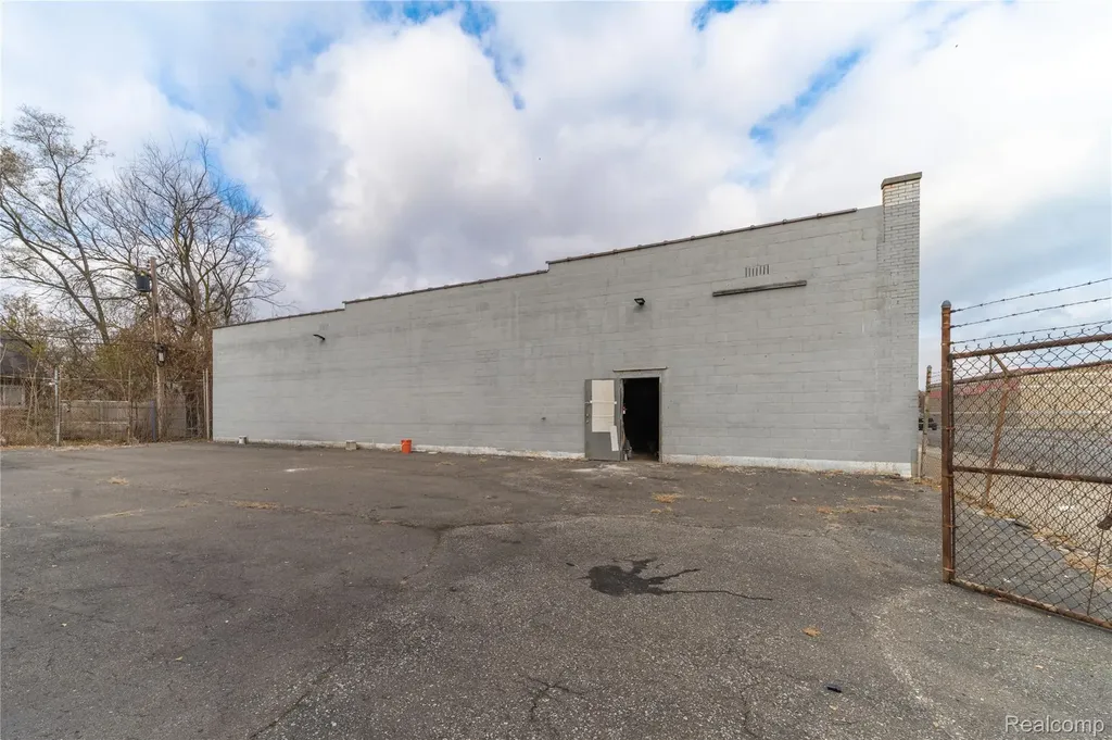 15031 Wyoming Avenue Detroit City MI 48238