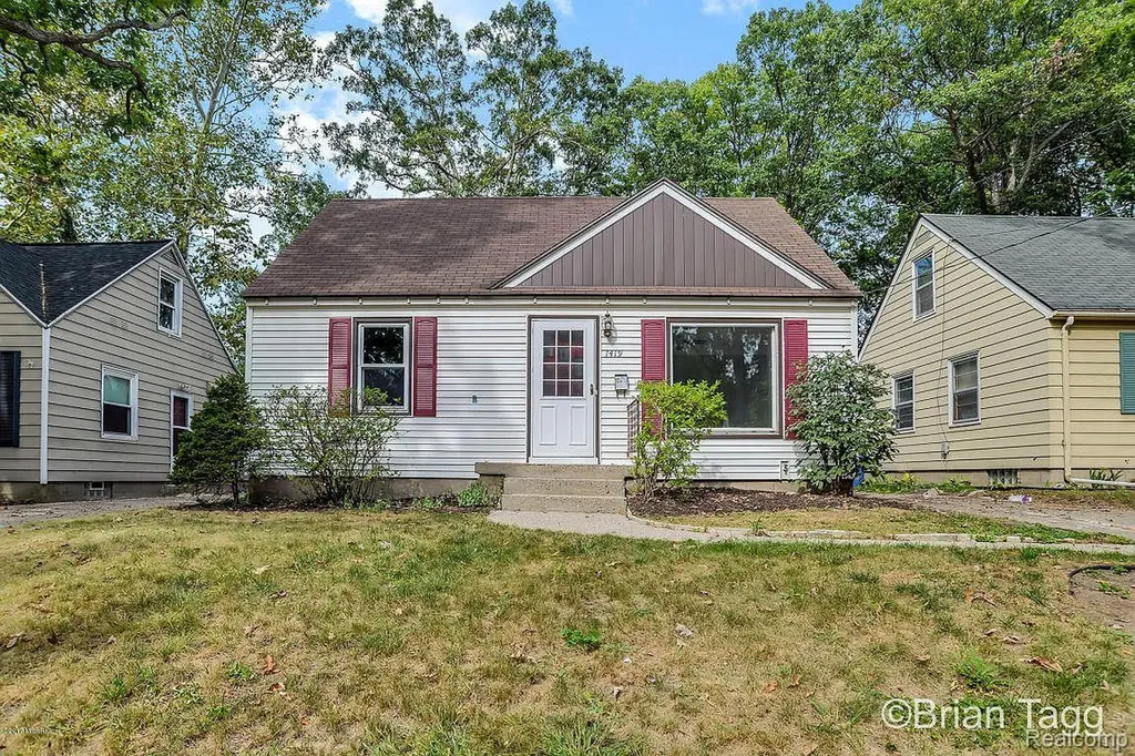 1419 Linwood Street SE Grand Rapids City MI 49507