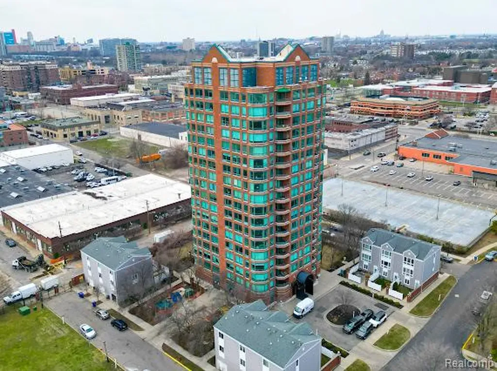 3320 2f Spinnaker Ln Lane Detroit City MI 48207