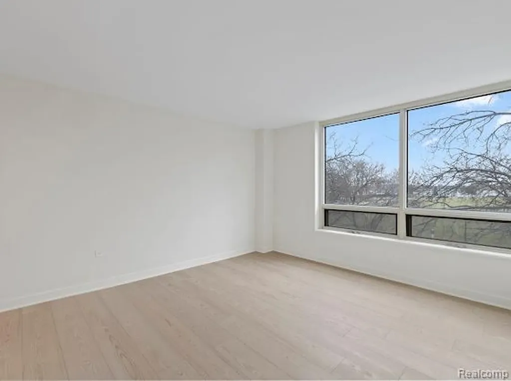 3320 2f Spinnaker Ln Lane Detroit City MI 48207