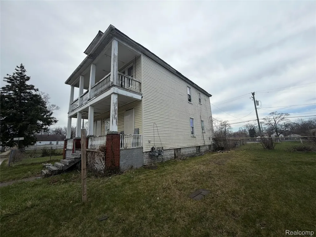 17407 St. Aubin Detroit City MI 48212