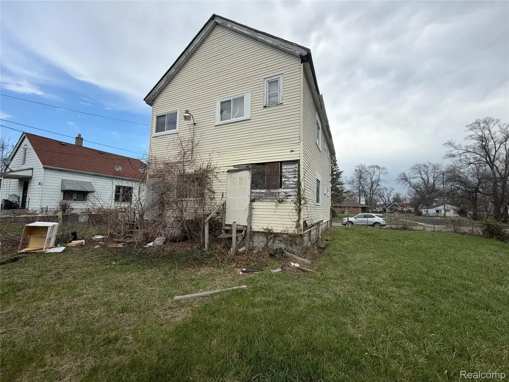 17407 St. Aubin Detroit City MI 48212