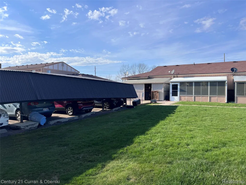 61035 Eleven Mile Road South Lyon City MI 48178