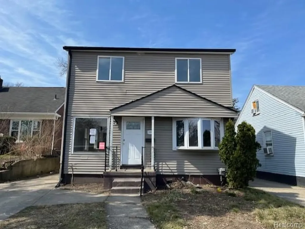 23449 Davey Avenue Hazel Park City MI 48030