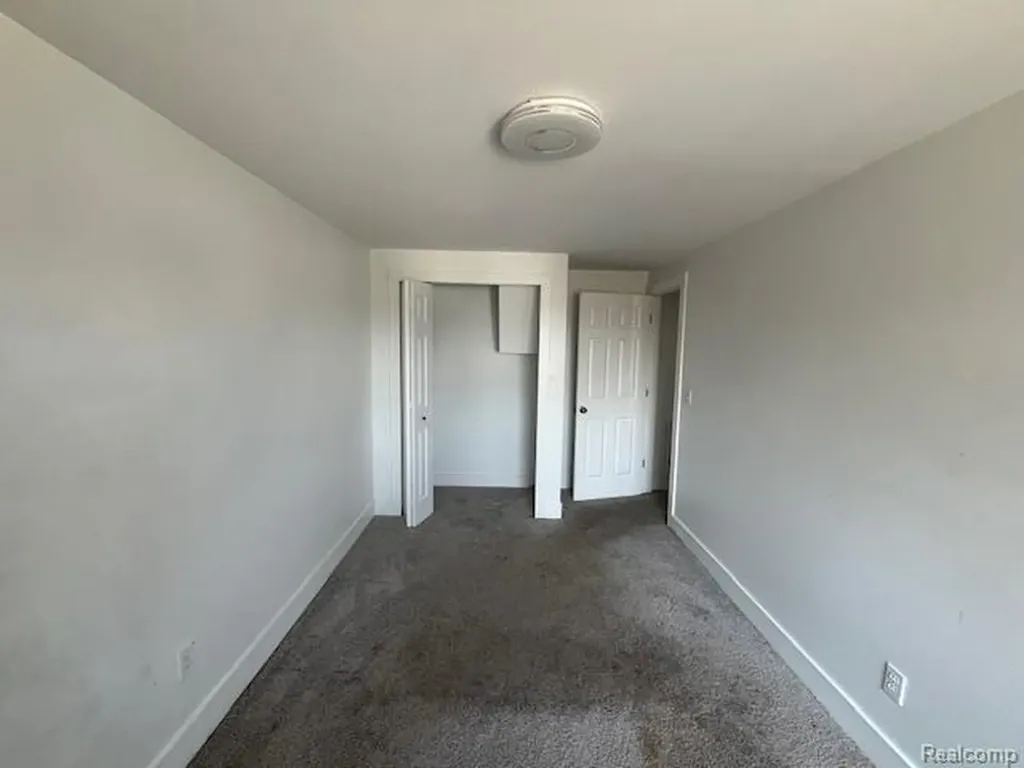 23449 Davey Avenue Hazel Park City MI 48030