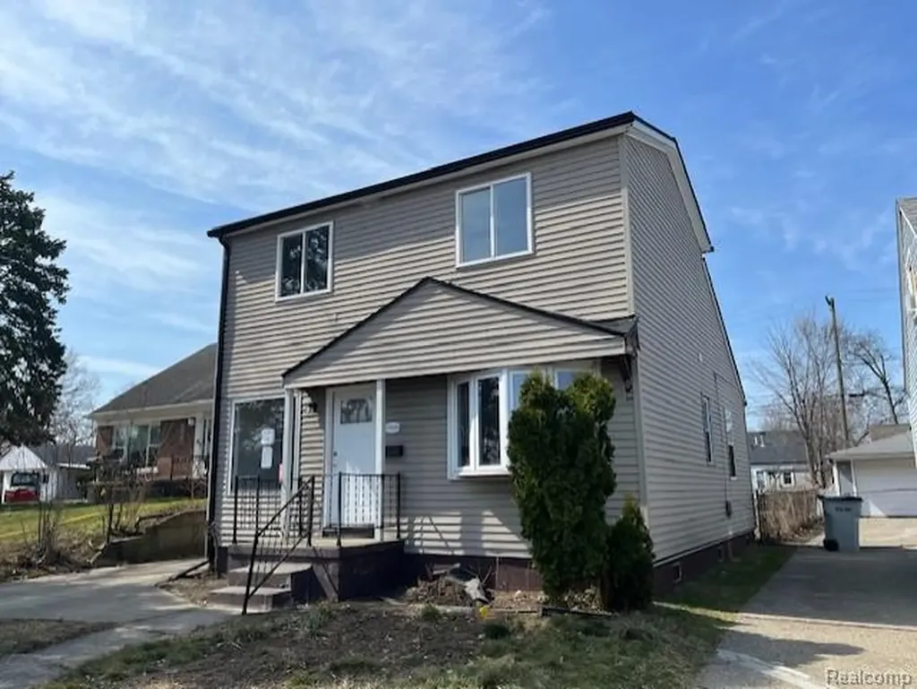 23449 Davey Avenue Hazel Park City MI 48030