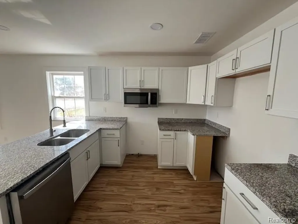 23449 Davey Avenue Hazel Park City MI 48030