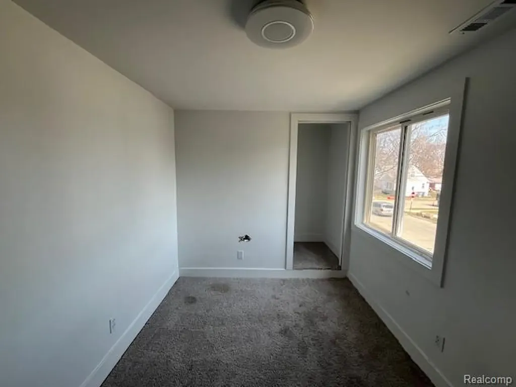 23449 Davey Avenue Hazel Park City MI 48030