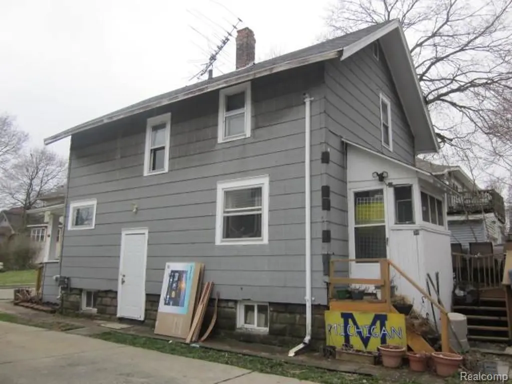 311 Norman Street Lansing City MI 48910