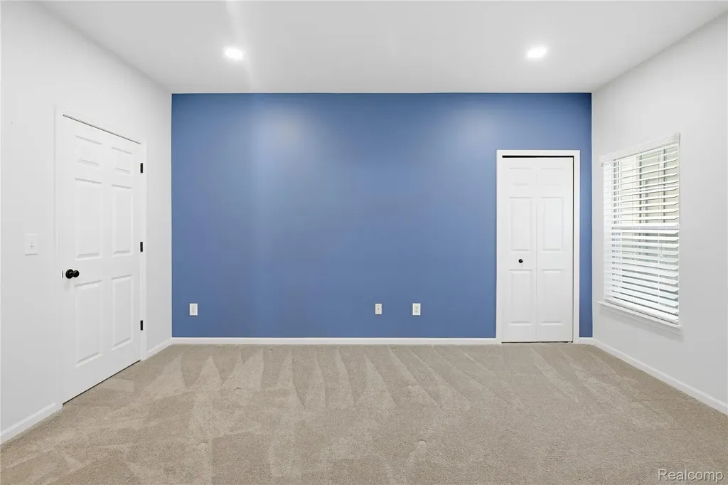 526 Red Oak Court Walled Lake City MI 48390