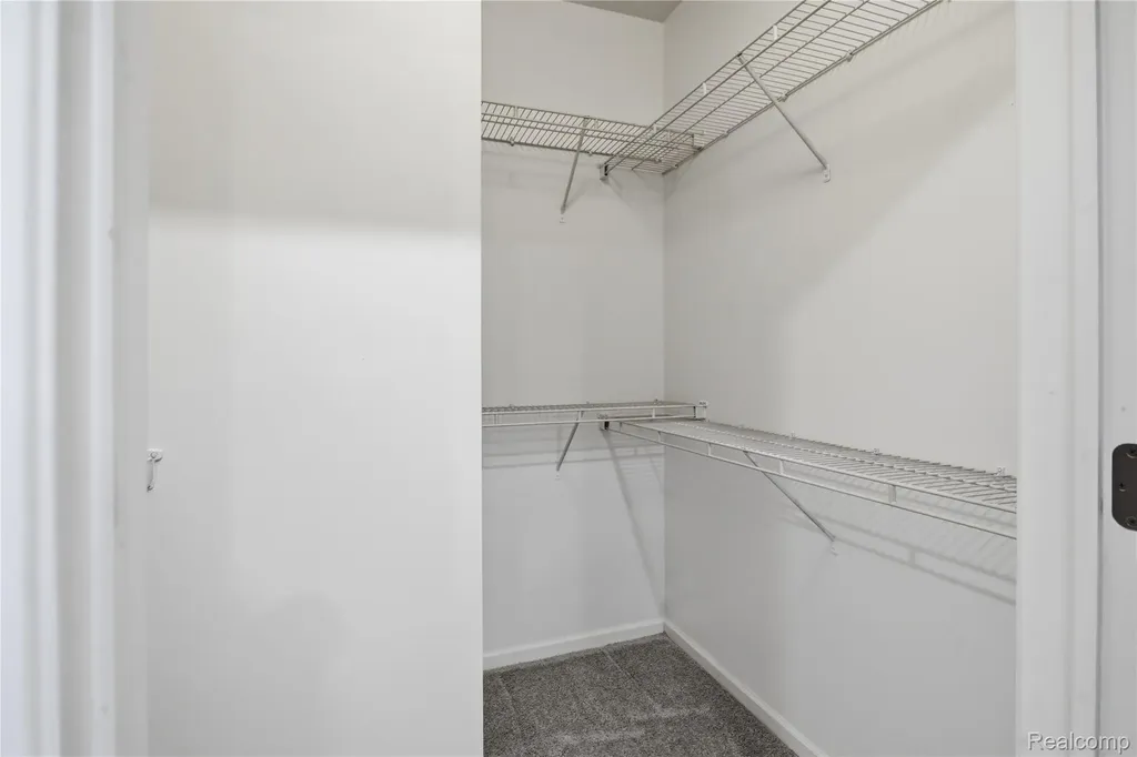 526 Red Oak Court Walled Lake City MI 48390