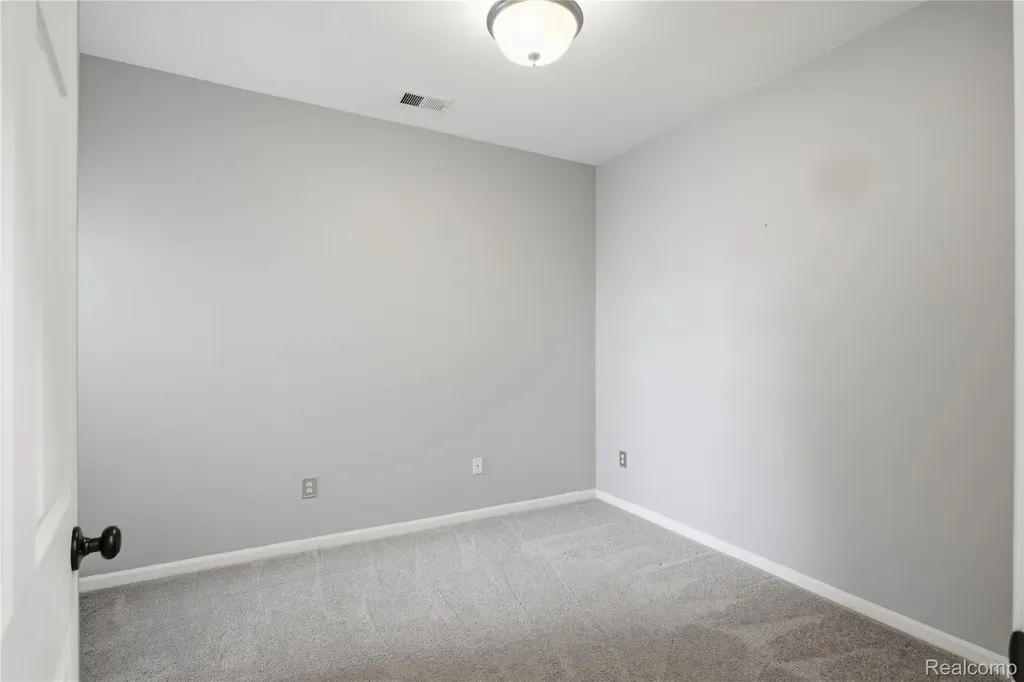 526 Red Oak Court Walled Lake City MI 48390