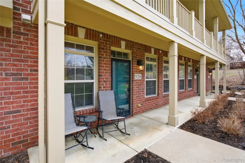526 Red Oak Court Walled Lake City MI 48390