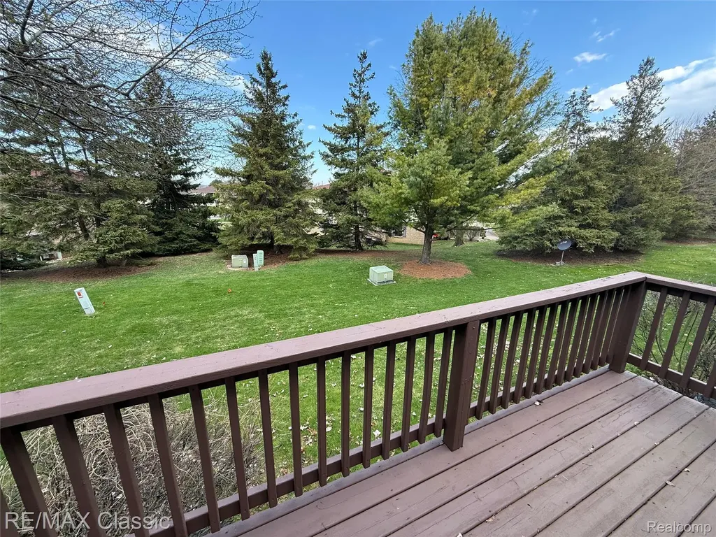61016 Evergreen Court South Lyon City MI 48178