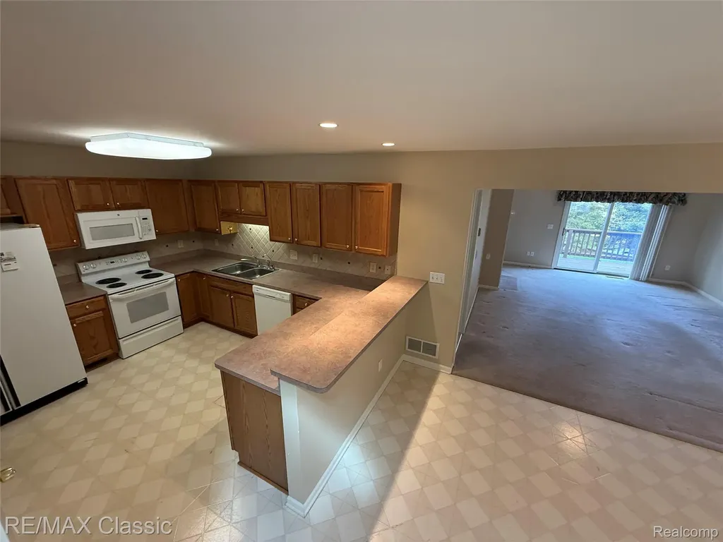 61016 Evergreen Court South Lyon City MI 48178