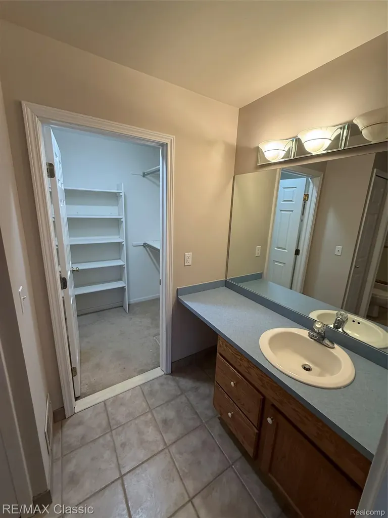 61016 Evergreen Court South Lyon City MI 48178