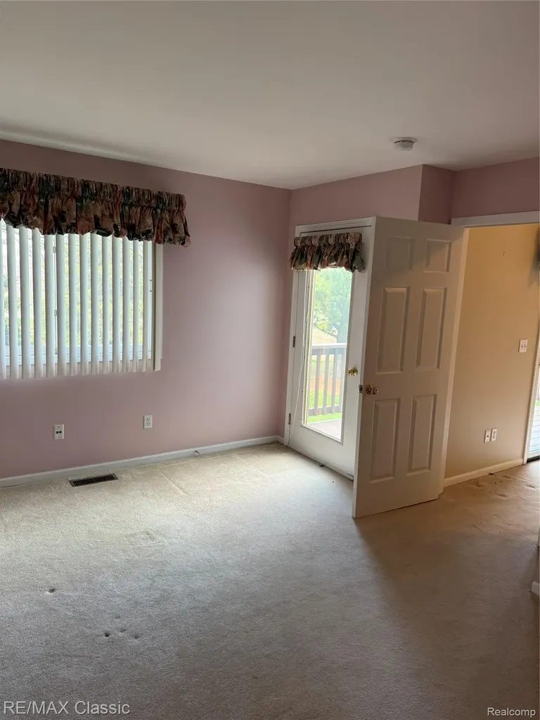 61016 Evergreen Court South Lyon City MI 48178