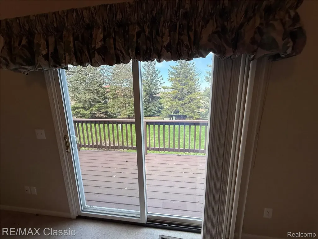61016 Evergreen Court South Lyon City MI 48178