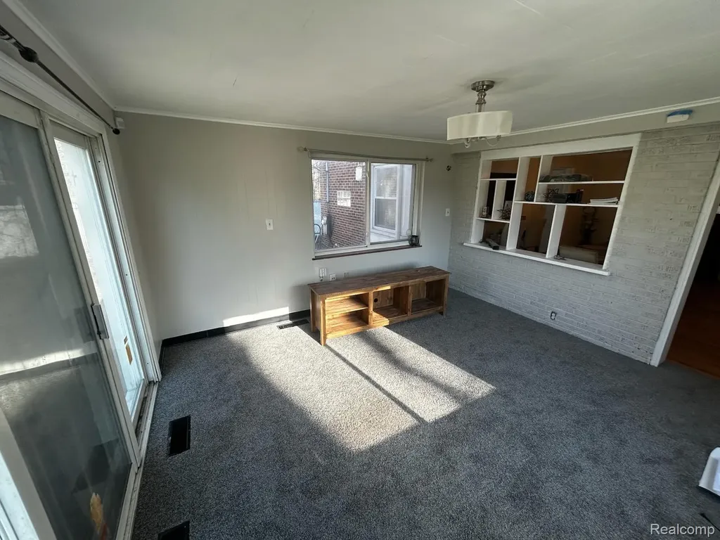 5920 W Outer Drive Detroit City MI 48235