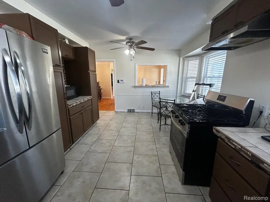 5920 W Outer Drive Detroit City MI 48235