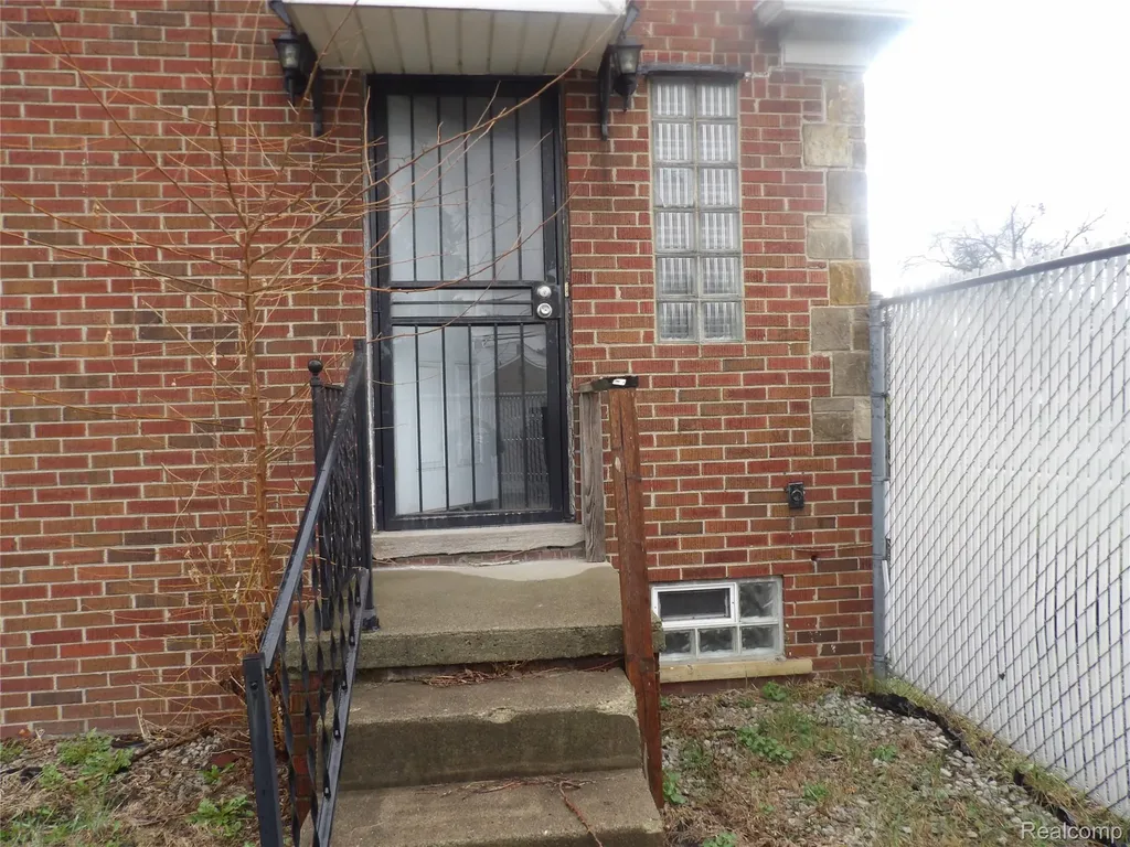 5920 W Outer Drive Detroit City MI 48235